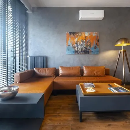 Studio Flat With Balcony Close To Flower Passage Daire *