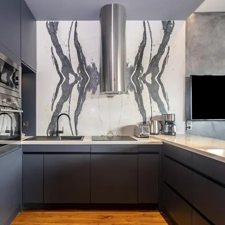 Daire Studio Flat With Balcony Close To Flower Passage İstanbul