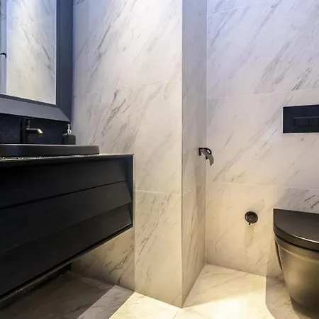 Studio Flat With Balcony Close To Flower Passage * İstanbul