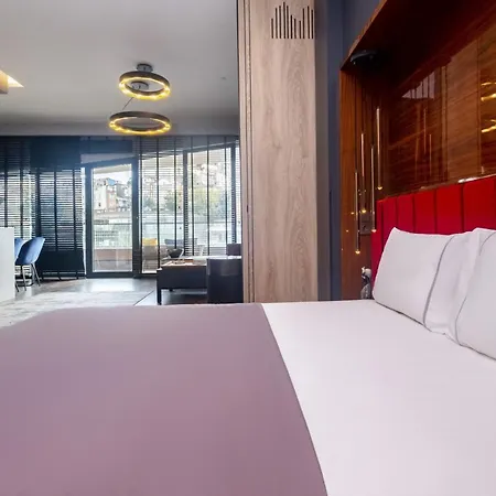 Daire Studio Flat With Balcony Close To Flower Passage *